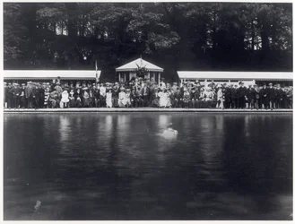 Officiële opening van het Openluchtzwembad in Roundhay Park, Leeds, 29 juli 1907